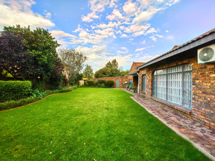5 Bedroom Property for Sale in Vaalpark Free State
